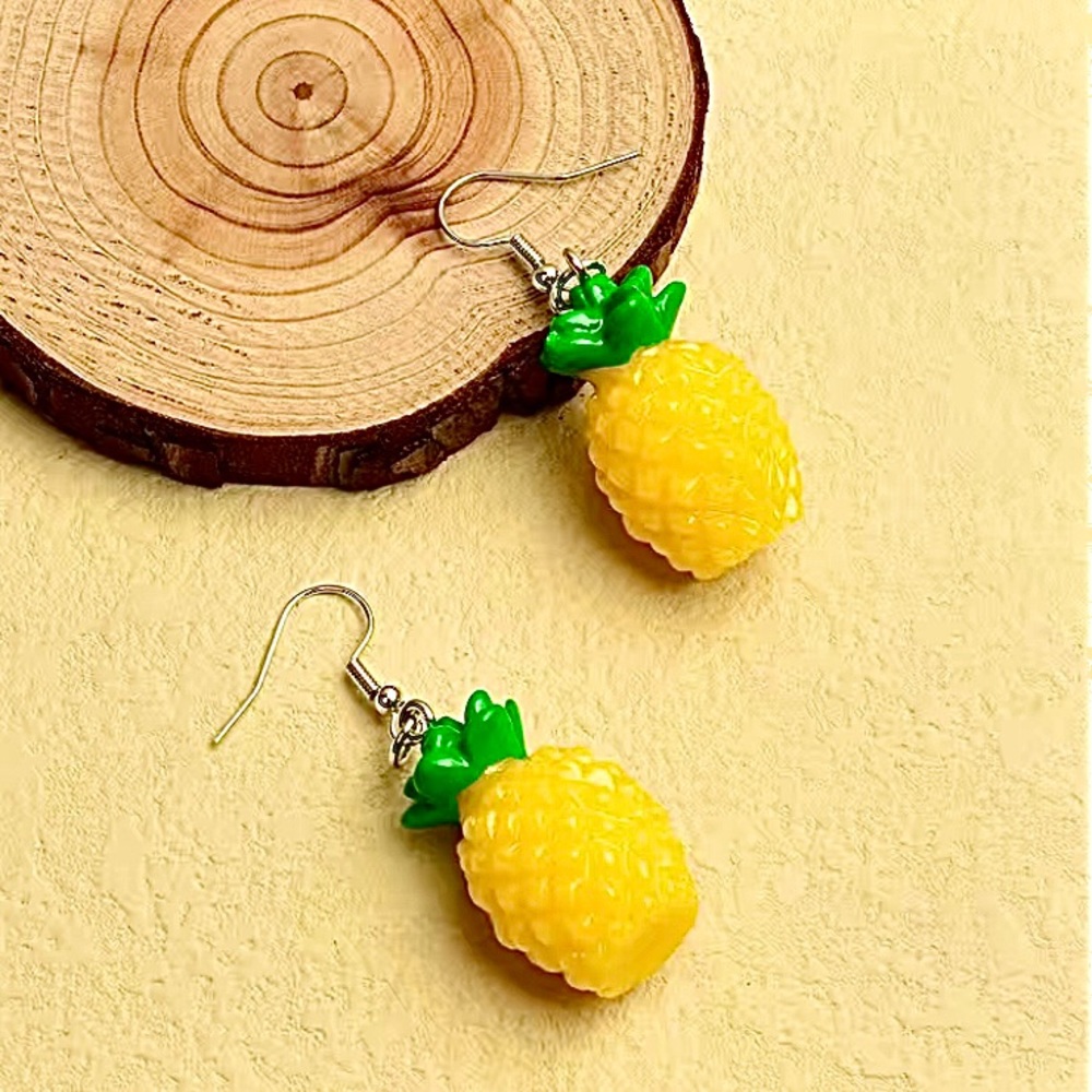 ❌SOLD❌ Pineapple Fruit Shaped Plastic Pendant Drop Dangle Earrings NEW - Picture 4 of 4